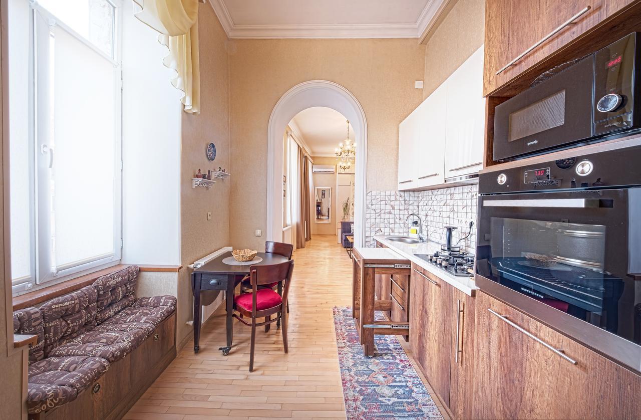 Royal District Apt ♛ Tbilisi Center Apartment ภายนอก รูปภาพ